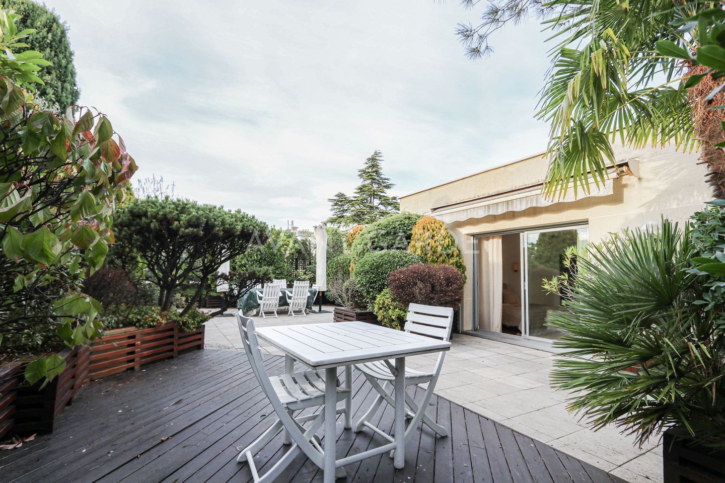 6 pièces meublé - rue Soyer 92200 Neuilly sur Seine 